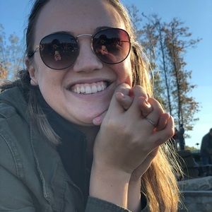 Meet your Posher, Michaela